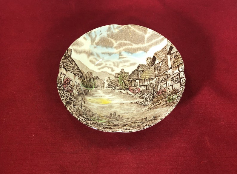 Vintage-Dinner Plates-Salad Plates-Bread Plates-Sauce Dish-Olde English Countryside-England-Johnson Bros.-Ironstone-Brown-White-Dishware