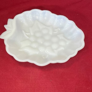 Vintage-White-Milk Glass-Candy Dish-Grape Design-Serving ware-Home Decor