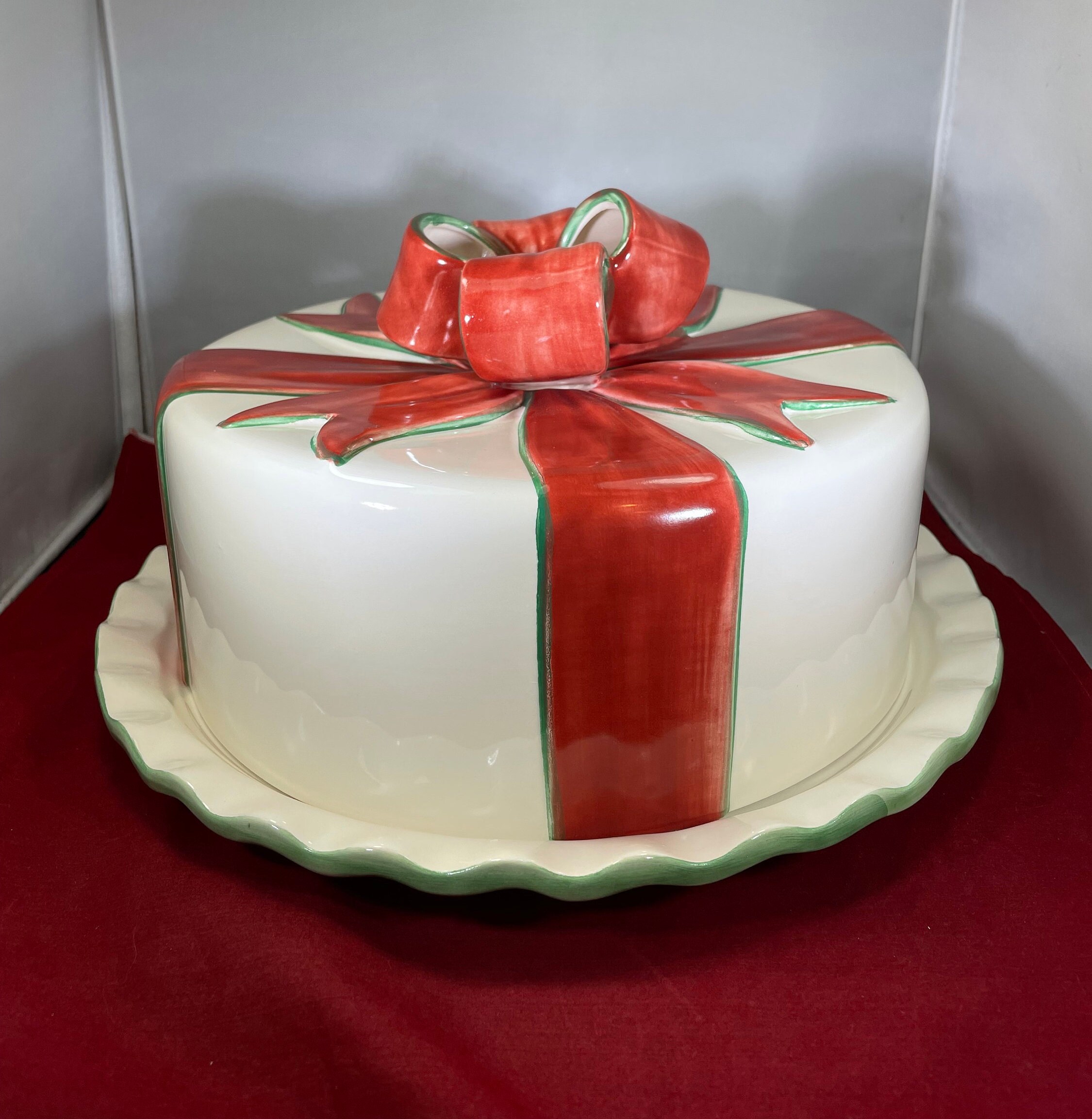 Vintage-alabaster-cake Stand-plate-ribbon-bow-portugal-pink-green