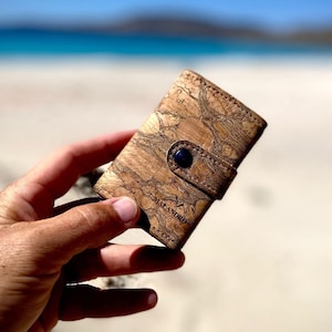 Cork card holder "COMPANHEIRO pro - WOOD EDITION" - #cork #wallet #purse #cardholder #wood #vegan #clip #wallet