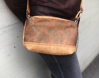 Cork shoulder bag 'PALMEIRA coffee' - #cork #handbag #kork #handtasche #vegan #sustainable #shoulder #bag #nature #nature #wood