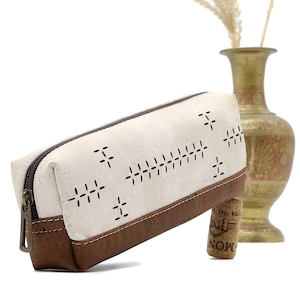 Feather penal / cosmetic bag made of cork 'PURE' cork penal accessory bag wood wood cork vegan shakepenal schlampertaschen image 1