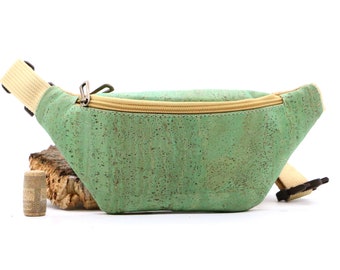 Cork belly bag "MINT" - #gürteltasche #bag #kork #tasche #vegan #nachhaltig #shoulder #stylisch #natur #nature #wood #reisen #girls