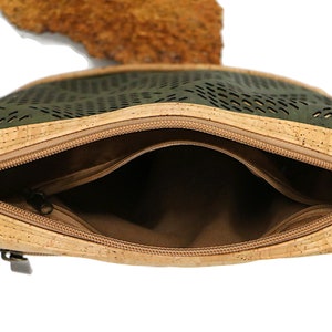 Cork shoulder bag 'PALMEIRA olive' cork handbag cork handbag vegan sustainable shoulder bag nature nature wood image 3