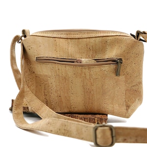 Cork shoulder bag 'PALMEIRA olive' cork handbag cork handbag vegan sustainable shoulder bag nature nature wood image 2