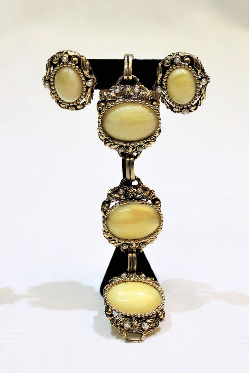 Vintage Yellow Marbled Cabochon Jewelry Set Chunky Bracelet and Earrings Bracelet and Clip On Earring Set