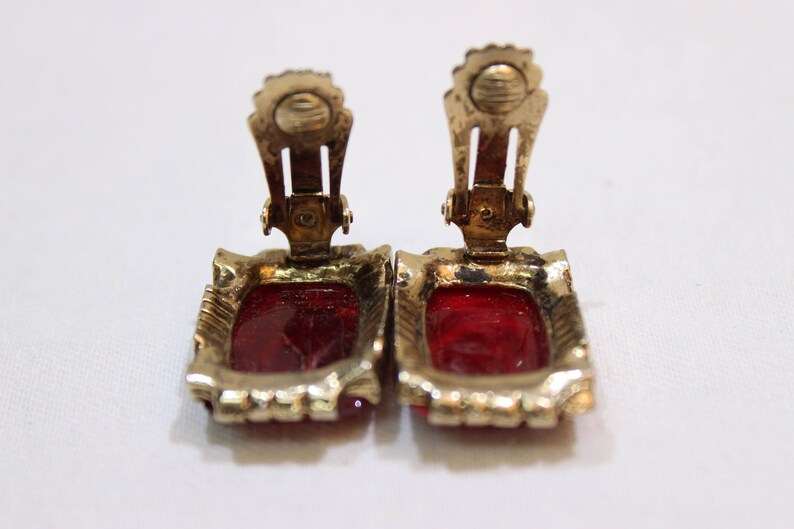 Vintage Red Marbled Cabochon Jewelry Set Chunky Bracelet and Earrings Bracelet and Clip On Earring Set
