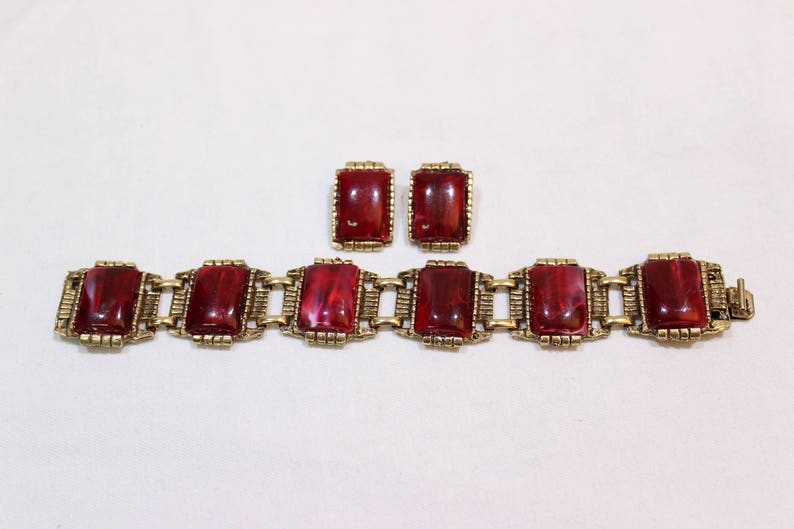 Vintage Red Marbled Cabochon Jewelry Set Chunky Bracelet and Earrings Bracelet and Clip On Earring Set