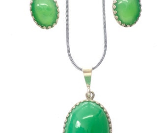 Marlborough Chrysoprase Pendant and Earrings Set in Sterling Silver