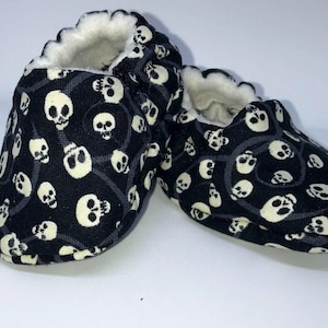 Soft Baby Shoes - Glow In The Dark Skulls