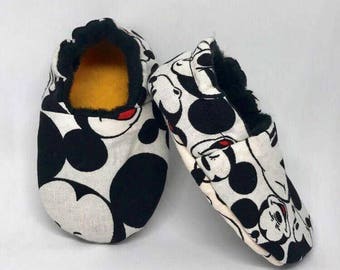 Soft Baby Shoes – Mickey Mouse