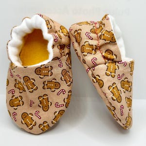 Soft Baby Shoes – Mini Gingerbread Men