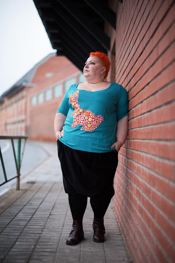 Plus Size T-shirt: Cotton Knit Top with Rabbit Applique
