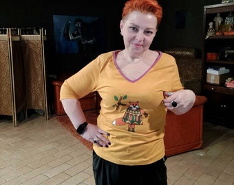 Handmålad räv-t-shirt: Unik bärbar konsttopp