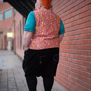 Plus Size T-shirt: Stickad bomullstopp med kaninapplikation bild 4