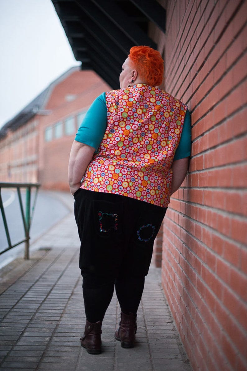 Plus Size T-shirt: Stickad bomullstopp med kaninapplikation bild 5