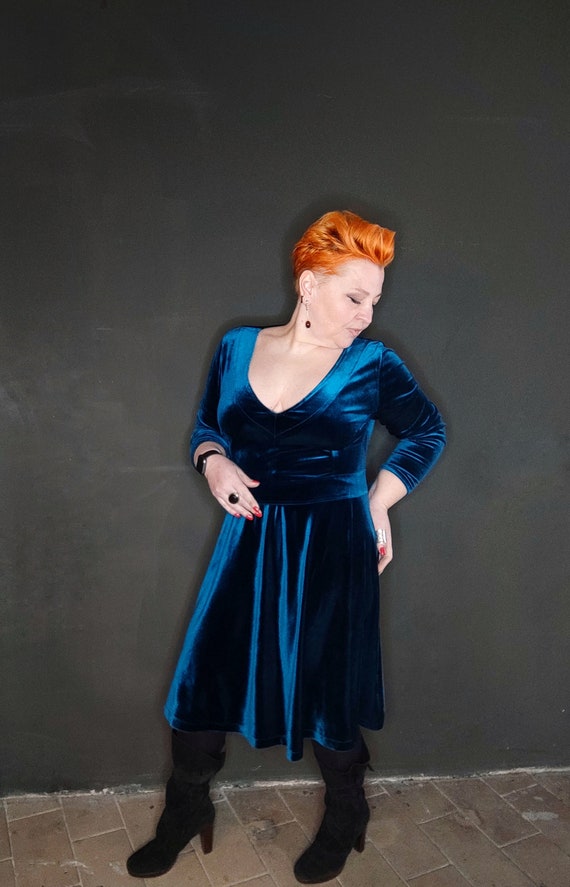plus size blue velvet dress Vintage Plus Size Velvet V Neck Maxi Formal Evening Dress main image 1