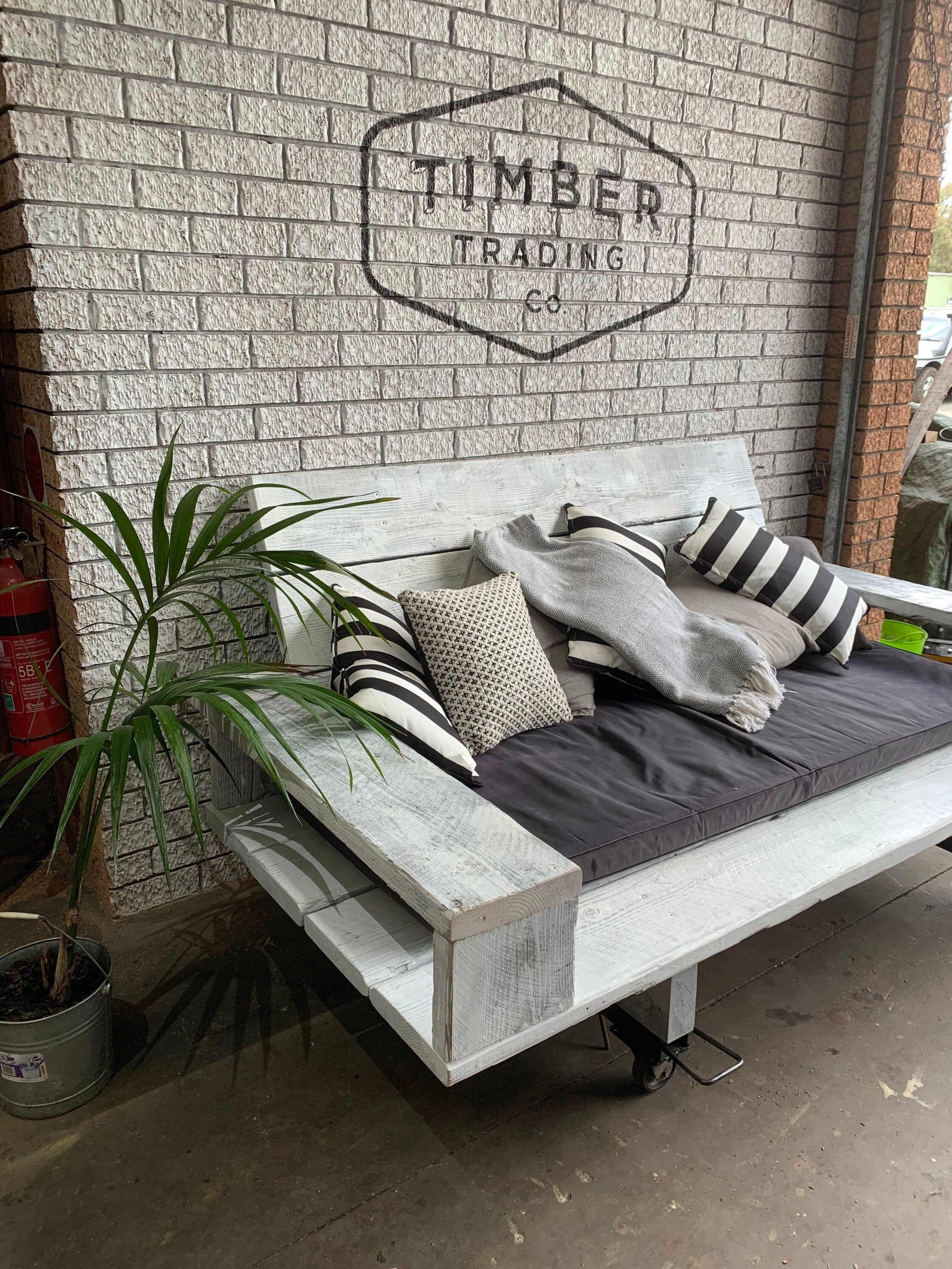 Timber Day Bed Etsy