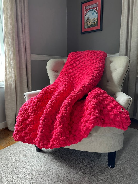 Pale pink chunky knit throw hotsell