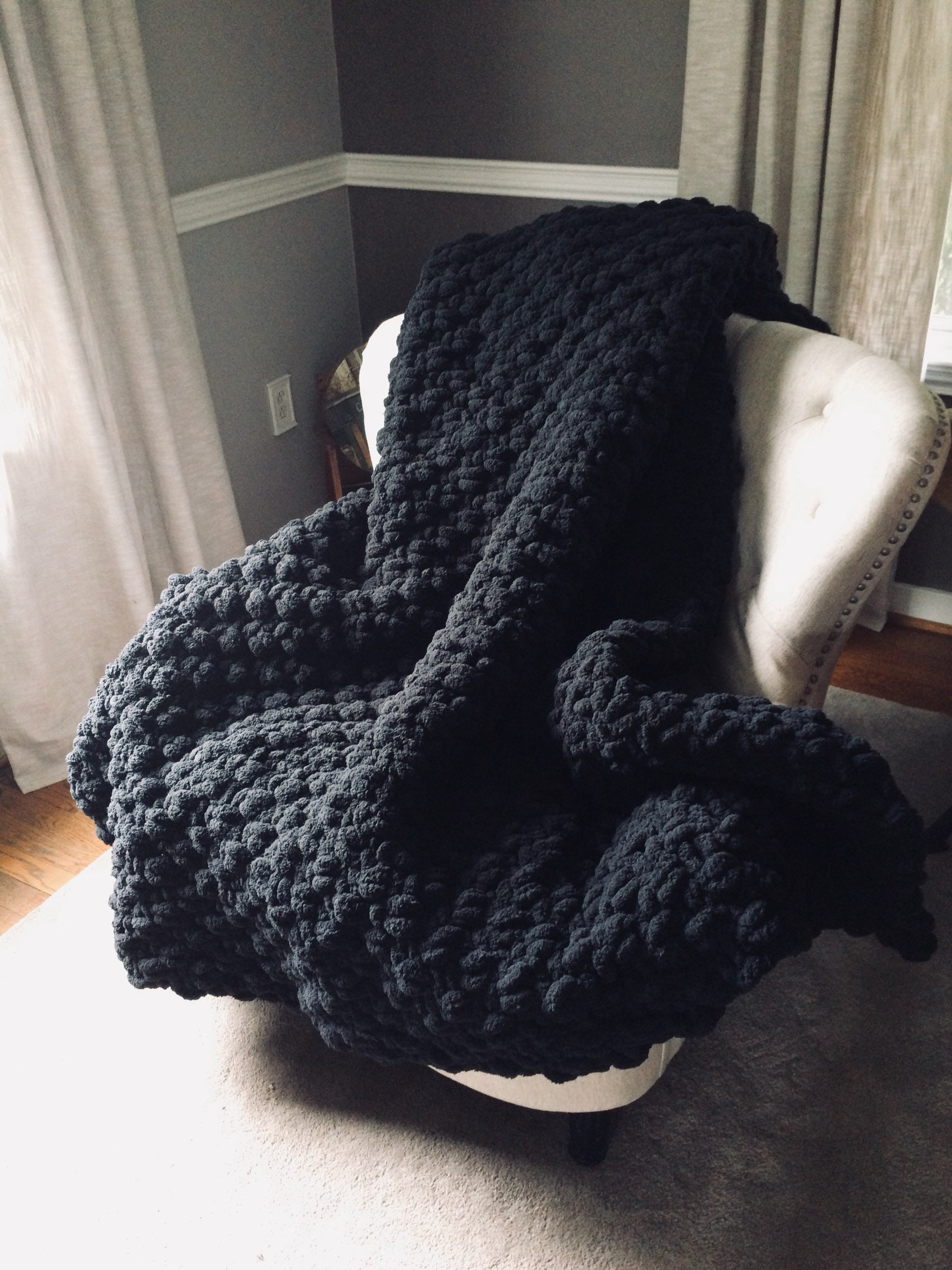 Black Chunky Knitted Blanket – Sam Gallery