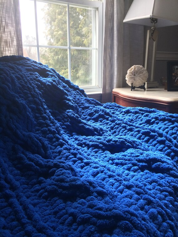 chunky knit blanket blue