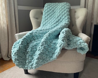 Sea Glass Chunky Knit Blanket - Light Teal Knit Throw - Soft Chunky Knit Blanket - Super Chunky Chenille Throw - Vegan Knit Throw Blanket