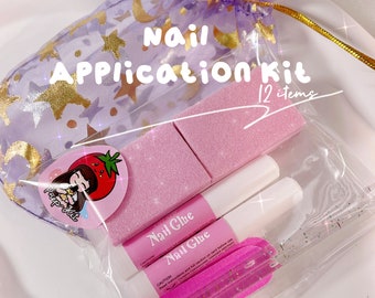 Extra Press On Nails Anwendungskit, 12-teilig, Klebestreifen, Nagelpuffer, Nagelfeile, Nagelhautschieber, Nagelkleber, Alcohol Prep Pad