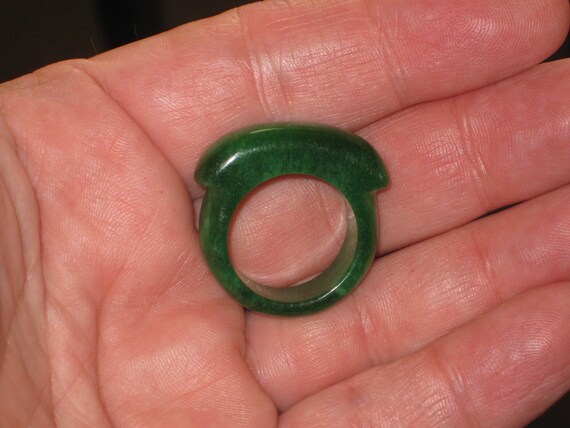Hand carved Jade trigger finger ring, size 9.