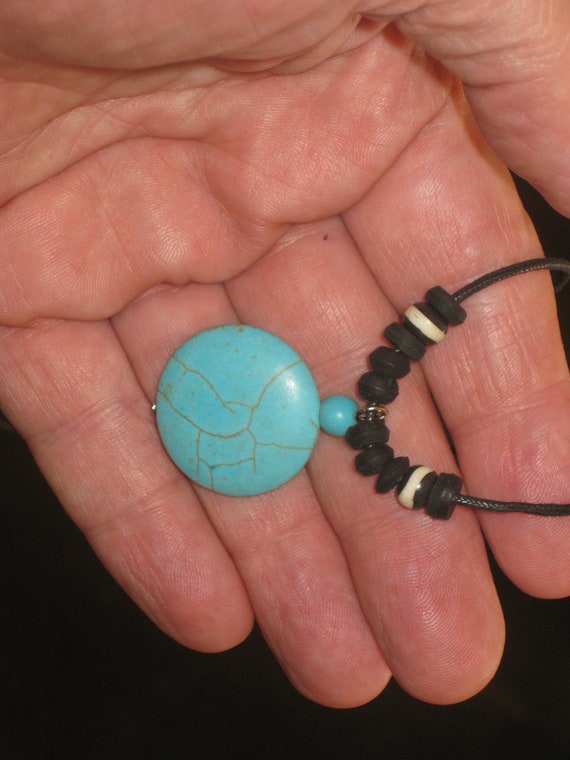 Turquois surfer pendant, with adjustable necklace.