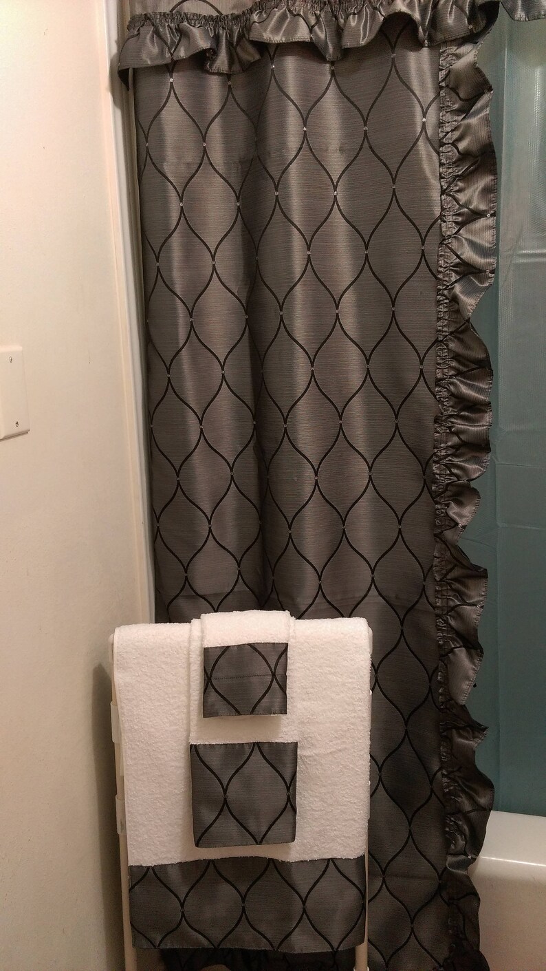 4 Pc Shower Curtain And Bath Towel Set