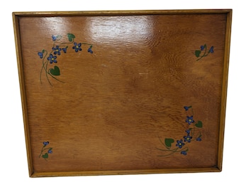 Vintage-Serviertablett aus hellem Holz, handgemacht und bemalt, 20,5" x 16,5" lilafarbenes Blumen-Serviertablett