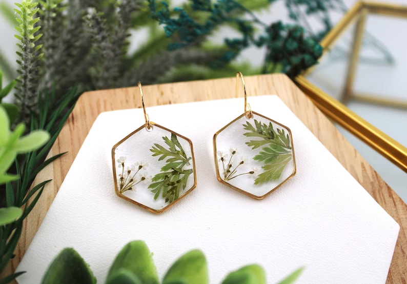 Pressed flower earrings, Resin flower, Dry flower earrings, White flower earrings, Handmade resin, Resin jewelry image 1