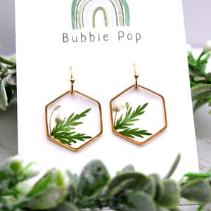 Pressed flower earrings, Resin flower, Dry flower earrings, White flower earrings, Handmade resin, Resin jewelry