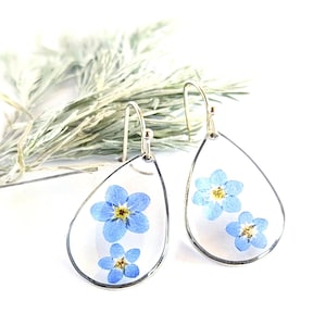 Pressed flower earrings, Resin flower, Dry flower earrings, Forget me not earrings, Handmade resin, Resin jewelry