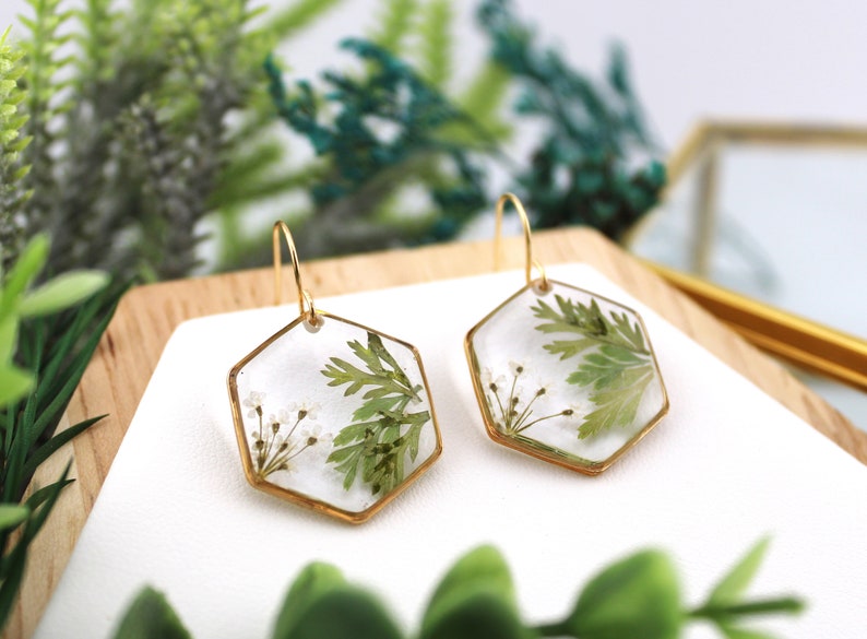 Pressed flower earrings, Resin flower, Dry flower earrings, White flower earrings, Handmade resin, Resin jewelry image 3