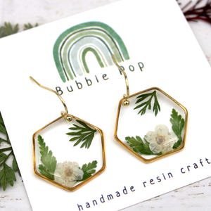 Pressed flower earrings, Resin flower, Dry flower earrings, White flower earrings, Handmade resin, Resin jewelry