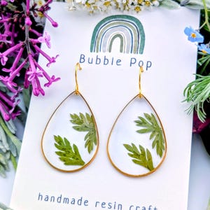 Pressed flower earrings, Resin flower, Dry flower earrings, Pressed leaf earrings, Handmade resin, Resin jewelry