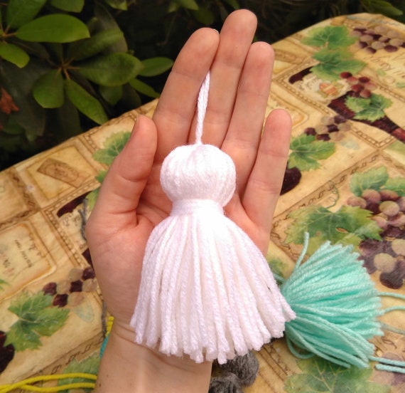 Extra Full Poof-top Tassel, Large Yarn Tassels, 4 Tassel, Yarn