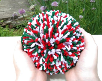 Oversize Pompoms, 3