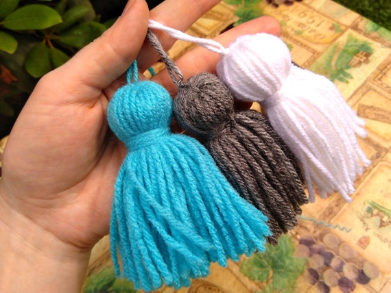 Extra Full Poof-top Tassel, Large Yarn Tassels, 4 Tassel, Yarn Tassels,  Large Tassel, Bulk Tassels, Primitive Yarn Tassel, Handmade Tassels 