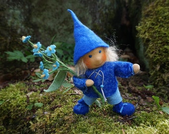 Gnome with forget-me-not