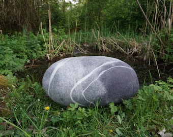Felt stone 62 cm