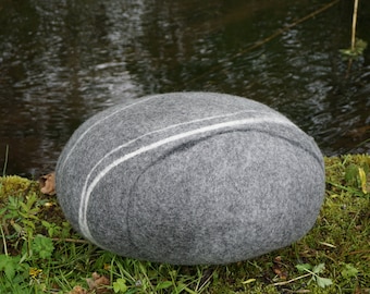 Felt stone 40 cm