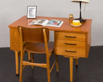 Dänischer Mid-Century Modern Schreibtisch aus Teakholz, 1960er Jahre
