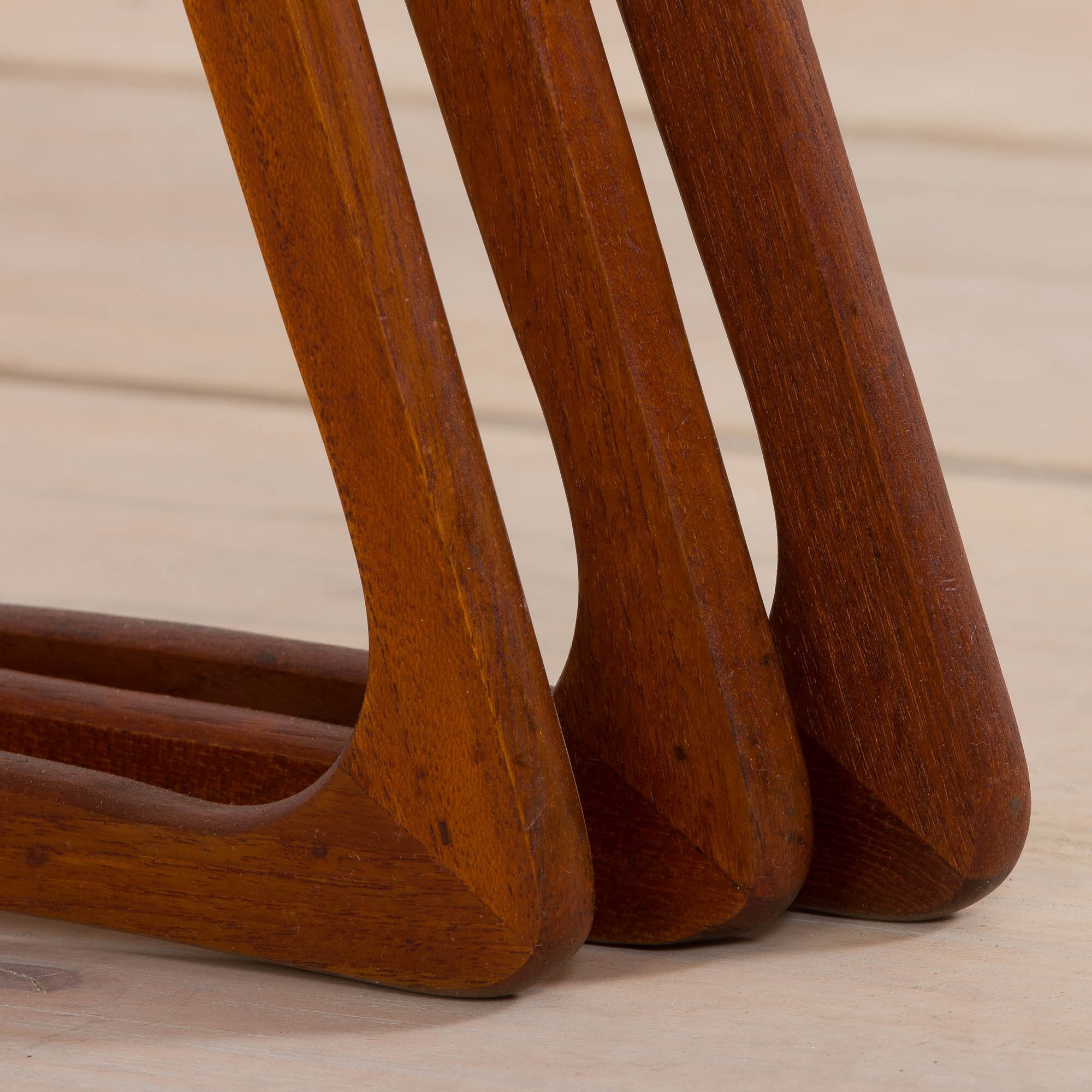 ヴィンテージ デンマークモダン チーク材 ネストテーブル - 3脚セット