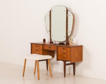 Scandinavian mid century dressing table with adjustable mirrors, Norway, 1960s