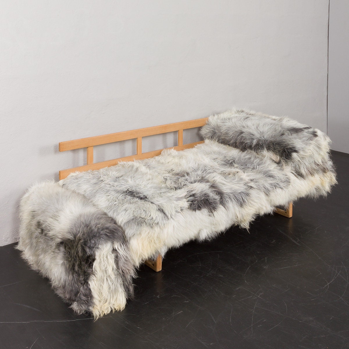 Børge Mogensen oak daybed for Fredericia in long hair sheepskin, Denmark 1960s