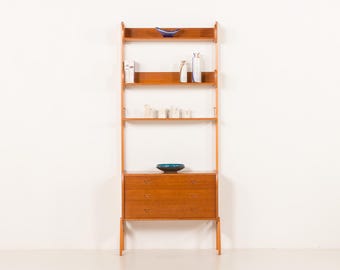 Skandinavisches Mid Century Teakholz Hängeschränkchen, 1960er Jahre
