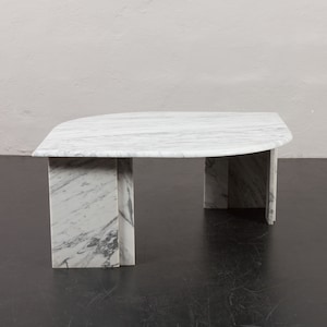 Italian mid century white marble coffee table, 1970s