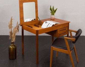 Dänischer Mid-Century Teak Schreibtisch mit verstecktem Waschtisch, 1960er Jahre